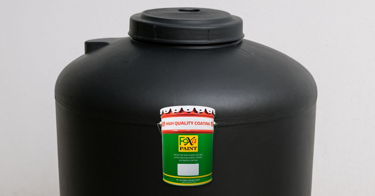 Tangki air plastik bersih berwarna hitam, siap dicat dengan cat tangki air food grade anti lumut.